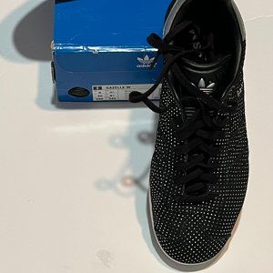 Balck and silver Gazelle